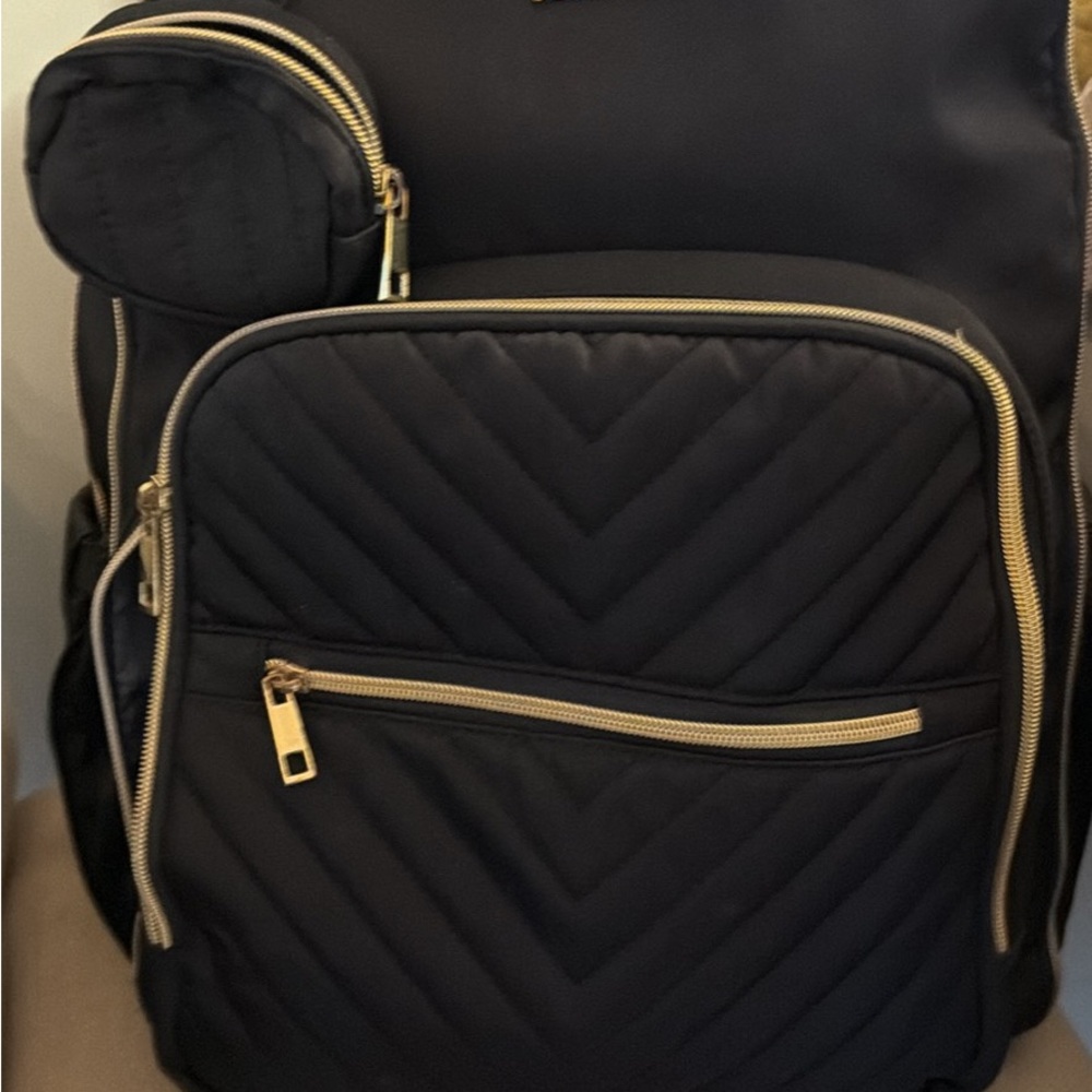 Black Quilted diaper bag Backpack with changing pad and charger 🔌